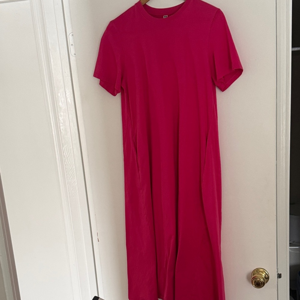 Fuchsia T-shirt dress